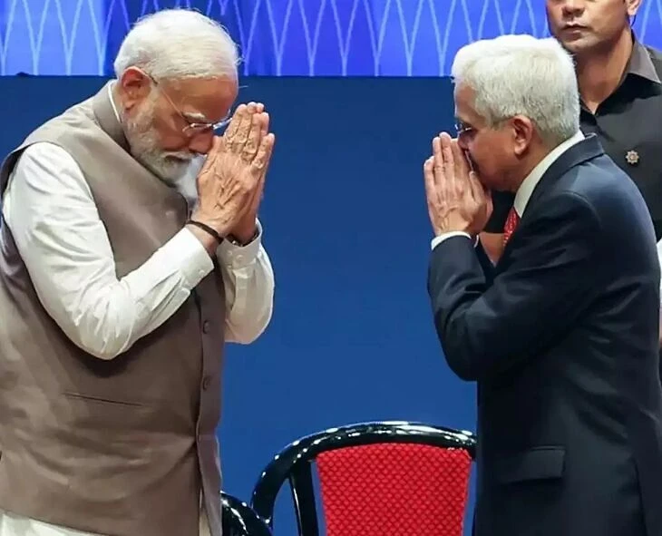 శక్తికాంత దాస్ RBI గవర్నర్ పదవిని వీడుతున్నారు.