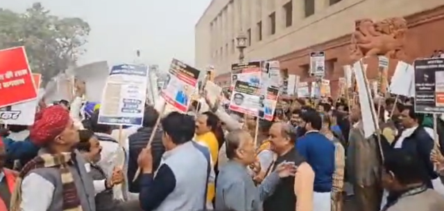 Bjp and Congress mp's protests outside Parliament
