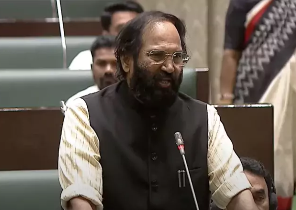 Many revolutionary laws led by Manmohan Singh