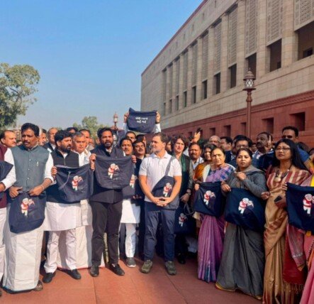 Innovative protest of MPs at Parliament
