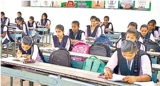 ఇంటర్ విద్యార్థులకు మధ్యాహ్న భోజనం ఉచితం