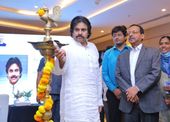 అమృతధార ప్రాజెక్ట్ ప్రారంభించిన ఉప ముఖ్యమంత్రి