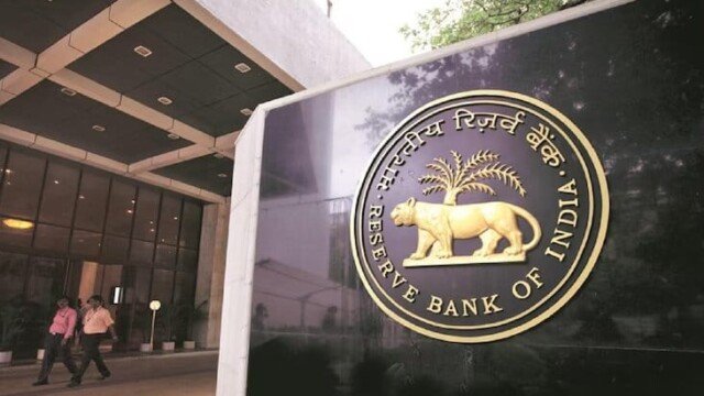 రాష్ట్రాలపై ఫ్రీ పథకాల భారంతో ఒత్తిడి..ఆర్బీఐ అభ్యంతరం