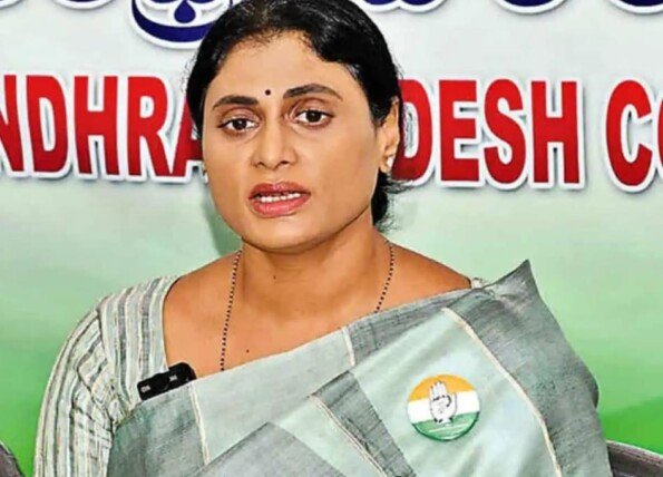 బీజేపీపై తీవ్ర విమర్శలు చేసిన షర్మిల