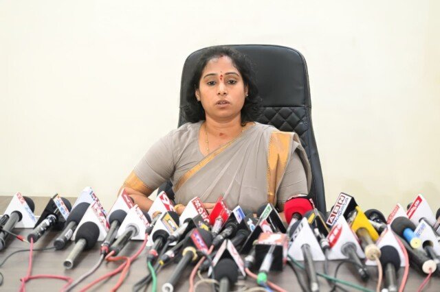 YCP dramas on electricity charges.. MLA Galla Madhavi angry