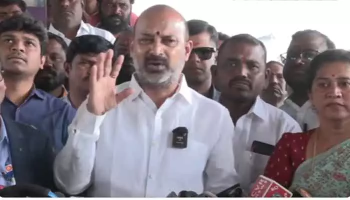 Bandi Sanjay key comments on Karimnagar, Uppal ROB works