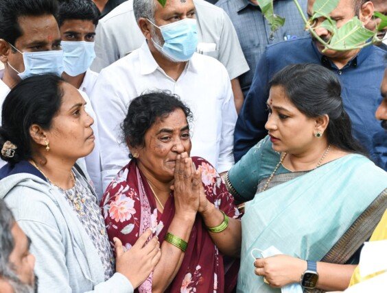 Tirumala stampede incident: Home Minister Anita Paramarsha