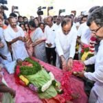 KCR's Tribute... KTR participated in the last yatra