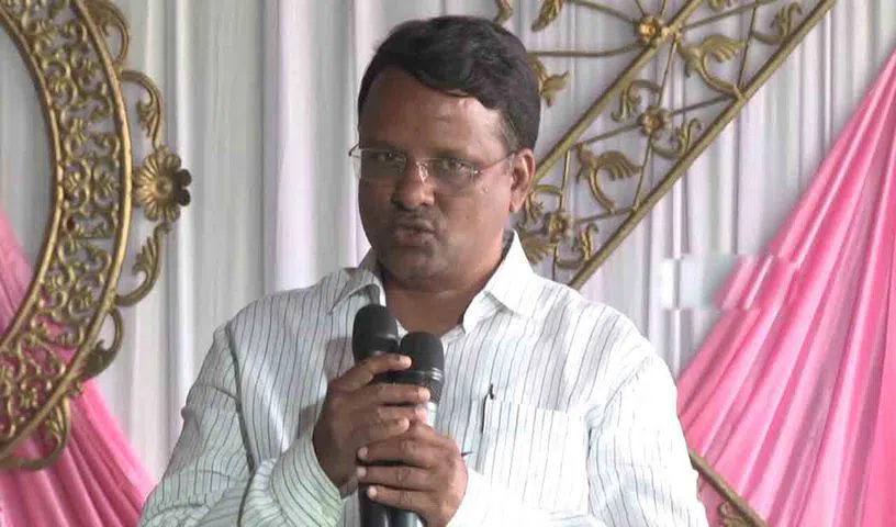 Telangana activist R. KCR mourns the death of Satyanarayana