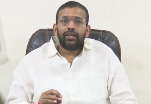 Cheating on the people during Chandrababu's rule: Jakkampudi Raja