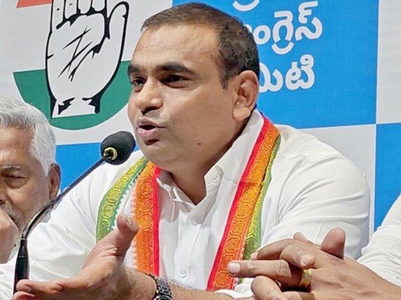 Liquor business is for Kavitha Commission - MP Chamala Kiran