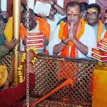 Komatireddy holy bath at Triveni Sangam
