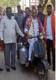 పాల బండిపై మళ్లీ మాజీ మంత్రి మల్లారెడ్డి