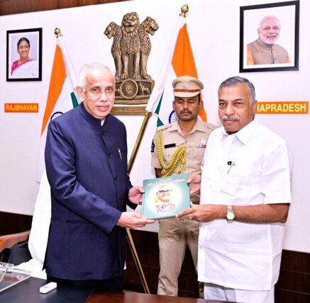 గవర్నర్ తో అచార్య యార్లగడ్డ భేటీ