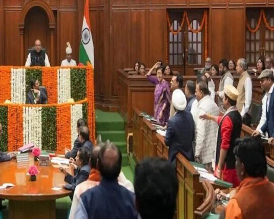 12 మంది ఆప్‌ ఎమ్మెల్యేలను సస్పెండ్ చేసిన స్పీకర్