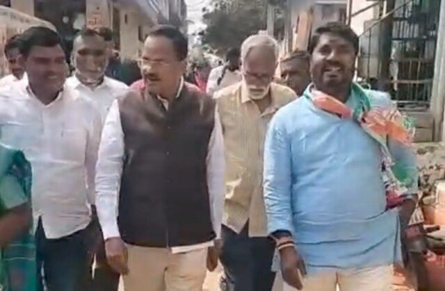 మాజీ మంత్రి మోత్కుపల్లి నర్సింహులు గారితో కలిసి మున్సిపల్ ఎన్నికల ప్రచారంలో పాల్గొన్న ఎరుకల వెంకటేష్ గౌడ్ , హెమేందర్ గౌడ్