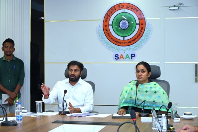 మట్టి మాణిక్యాలను వెలికితీయడమే శాప్ లీగ్స్ లక్ష్యం.