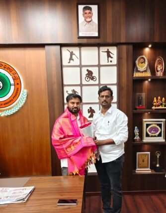 శాప్ చైర్మన్ ను మర్యాదపూర్వకంగా కలిసిన తుమ్మల…!