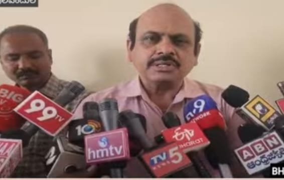 ఆర్డీవో కార్యాలయంలో ఏసీబీ అధికారుల దాడులురూ. 10 వేలు లంచం తీసుకుంటూ పట్టుబడిన డిటి