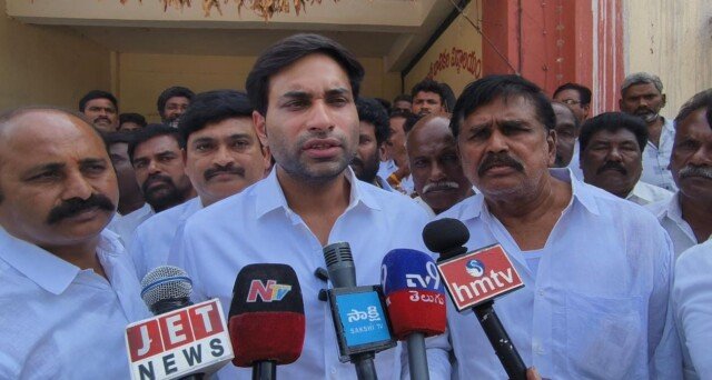 సంక్షేమ వసతి గృహాలు సమస్యలకు నిలయాలు.