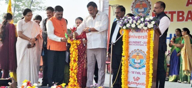 క్రీడా పోటీలు మహిళా క్రీడాకారిణుల్లో ఆత్మవి శ్వాసాన్ని పెంపొందిస్తాయి: మంత్రి మండిపల్లి