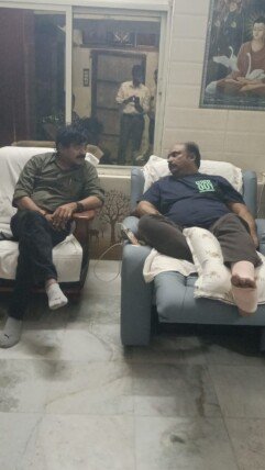 మాజీ చైర్మన్ అడపా శేషు గారిని పరామర్శించిన రాష్ట్ర కాపు జే ఏ సి అధ్యక్షులు చందు జనార్దన్.