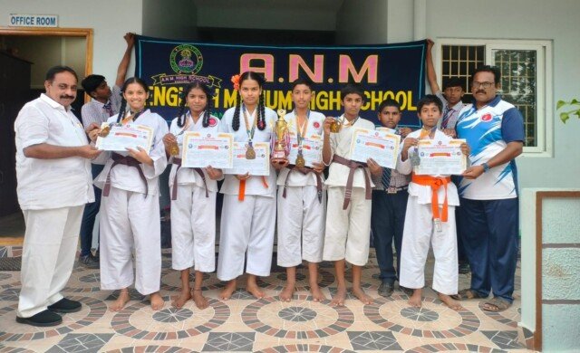 విద్యార్థినిల స్వీయ రక్షణకు కరాటే శిక్షణ దోహదం: ఏఎన్ఎం హైస్కూల్ ప్రిన్సిపాల్ ఏ పూర్ణచంద్రారెడ్డి.