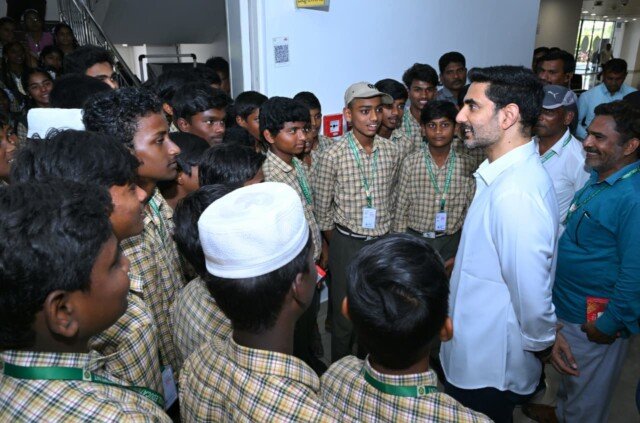 రాష్ట్ర భ‌విత మీరే..చ‌రిత మీదే