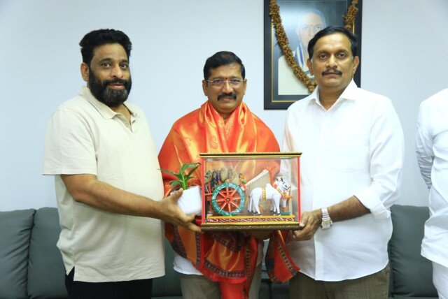 ఎంపి కేశినేని ను మర్యా దపూర్వకంగా కలిసిన ఎంపి బ‌స్తిపాటి…!