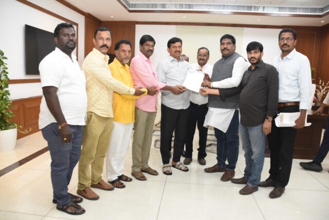 పాత జీ.ఓ ప్రకారమే జర్నలిస్టులకు అక్రెడిటేషన్స్ ఇస్తాం: మంత్రి పొంగులేటి శ్రీనివాస్ రెడ్డి