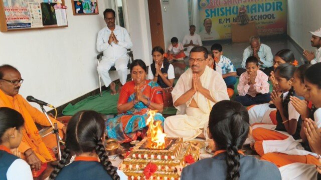 ఘనంగా సరస్వతీ మాత ( పుష్యమి నక్షత్రం ) యజ్ఞం