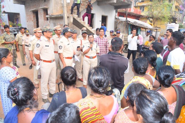 “ఆపరేషన్ వజ్రప్రహార్”లో భాగంగా జిల్లాలో ‘కార్డన్ అండ్ సెర్చ్’: విజయనగరం జిల్లా ఎస్పీ ఎ.ఆర్.దామోదర్, ఐపిఎస్