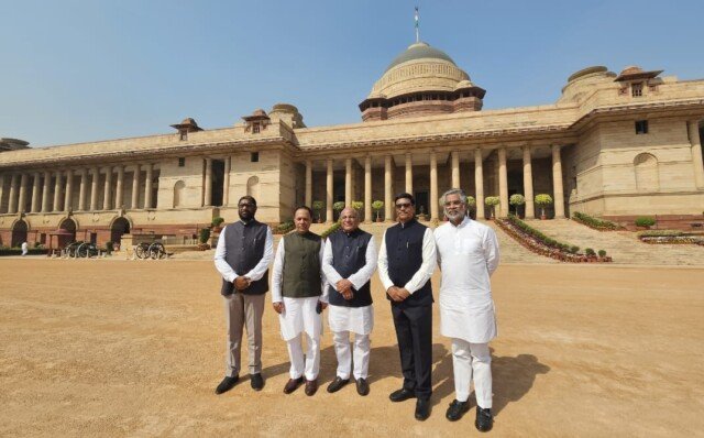 పార్లమెంట్‌లో ప్రత్యేక ఫోటో సెషన్.. వీడ్కోలు క్షణాల్లో నేతల సమాగమం