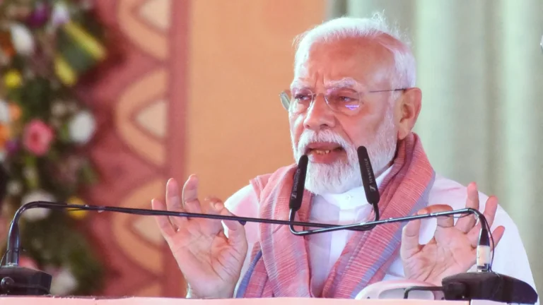 యుద్ధంలో ఎవరి పక్షం..? మోదీ క్లారిటీ