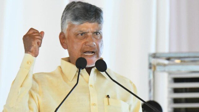 అమరావతిని గర్వంగా చెప్పుకునే రాజధానిగా తీర్చిదిద్దుతాం: చంద్రబాబు