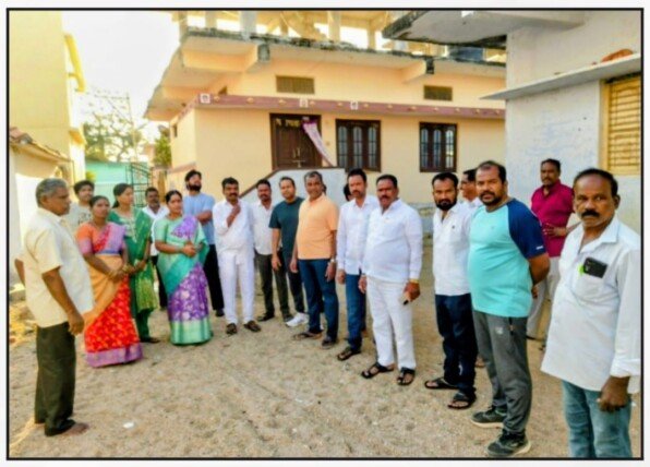 ఆలేరు మున్సిపల్ చైర్మన్ బీజన బాలమణి భాస్కర్ వార్డుల పరిశీలన