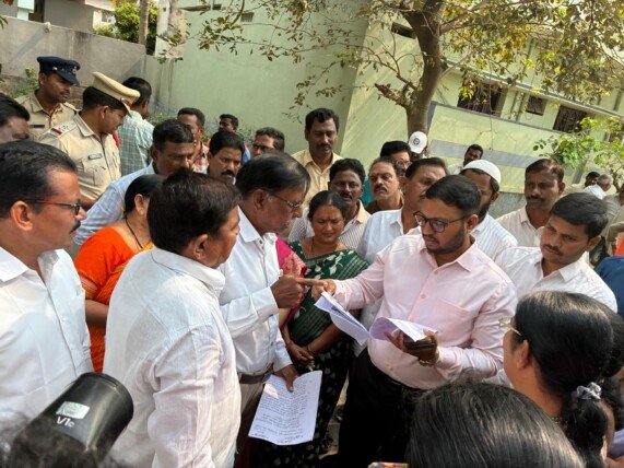 కోదాడలో కలెక్టర్ ఆకస్మికతనికి