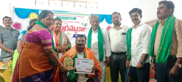 బడుగుల సైదులు కు ప్రకృతి రత్న ఉత్తమ ఉపాధ్యాయ అవార్డు