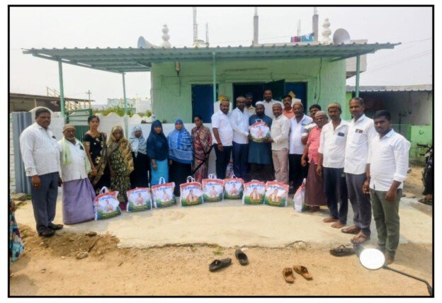 రంజాన్ సందర్భంగా నిత్య అవసరాలు సమకూర్చిన బీర్ల ఫౌండేషన్ వారికి అభినందనలు తెలిపిన మైనార్టీ సభ్యులు