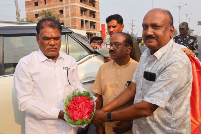 ఎస్సీ–ఎస్టీల సంక్షేమానికి ప్రత్యేక దృష్టి సారించాలి