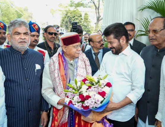 అసెంబ్లీ ప్రాంగణంలో తెలంగాణ తల్లి విగ్రహం ఆవిష్కరణ