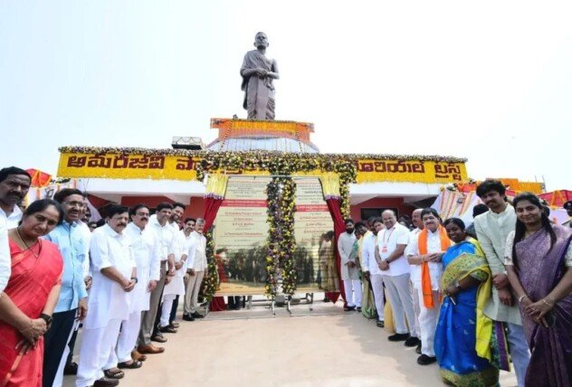 అమరావతిలో ‘స్ట్యాచ్యూ ఆఫ్ సాక్రిఫైస్’ వద్ద పొట్టి శ్రీరాములకు నివాళులు