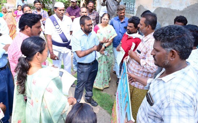 యూరియా తగ్గించండి.. ప్రకృతి వ్యవసాయమే భవిష్యత్: కలెక్టర్ డీకే బాలాజీ