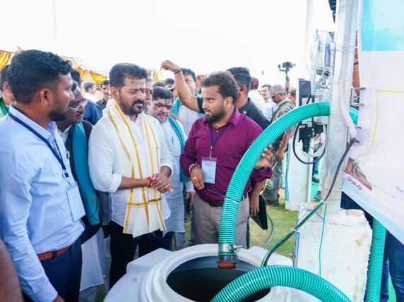 నర్మెట్ట రైతు ఉత్సవాల్లో సీఎం సందడి.. 150 స్టాళ్ల పరిశీలన: రేవంత్ రెడ్డి