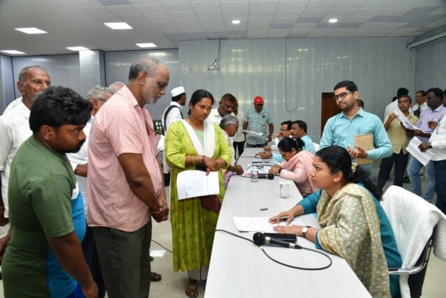 ప్రజావాణి’ దరఖాస్తుల పరిష్కారానికి ప్రాధాన్యత ఇవ్వాలి: జిల్లా కలెక్టర్ చిత్రా మిశ్రా