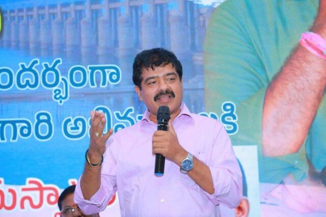 మెగా పవర్ స్టార్ రాంచరణ్ గారు త్వరగా కోలుకోవాలి -చందు జనార్దన్