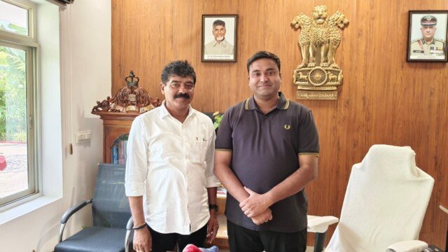 కృష్ణాజిల్లా ఎస్పీని కలిసిన రాష్ట్ర కాపు జేఏసీ చైర్మన్ చందు జనార్దన్