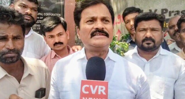 వీధి కుక్కల దాడికి గురై పూర్తిగా కుడి కన్ను గాయమై కింద పడిపోయిన ఘటన బాధాకరం: బోనగిరి ఎమ్మెల్యే కుంభ అనిల్ కుమార్ రెడ్డి