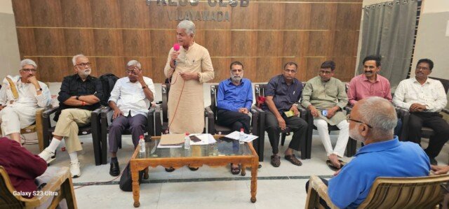 మీడియా సమస్యలపై చర్చిస్తున్న నేతలు…!