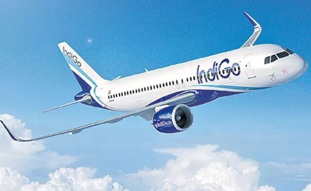 విశాఖ–దిల్లీ ఇండిగో విమానంలో ఇంజిన్ ఫెయిల్యూర్